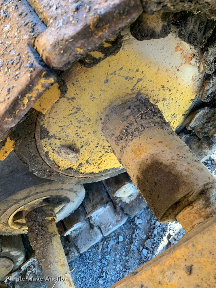 image for item DP8673 1975 Puckett T450  paver