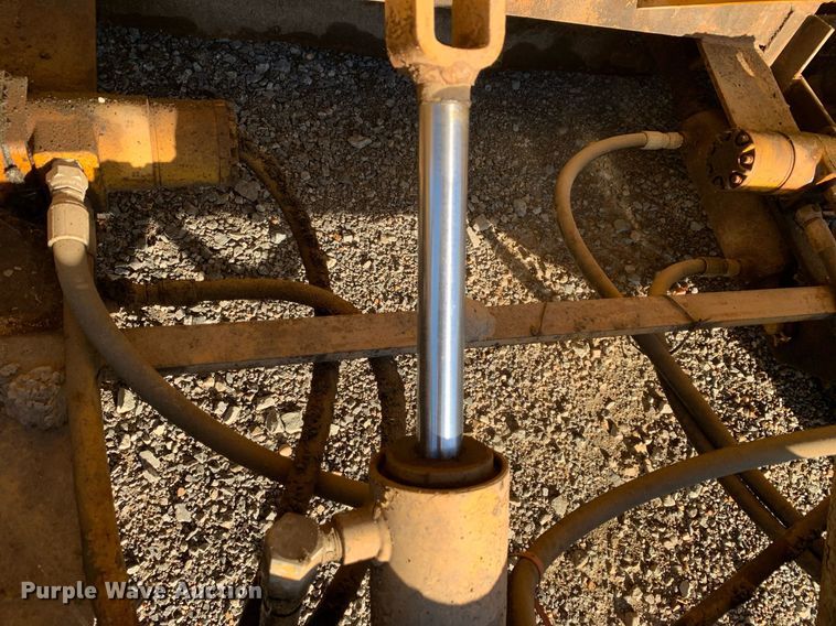 image for item DP8673 1975 Puckett T450  paver