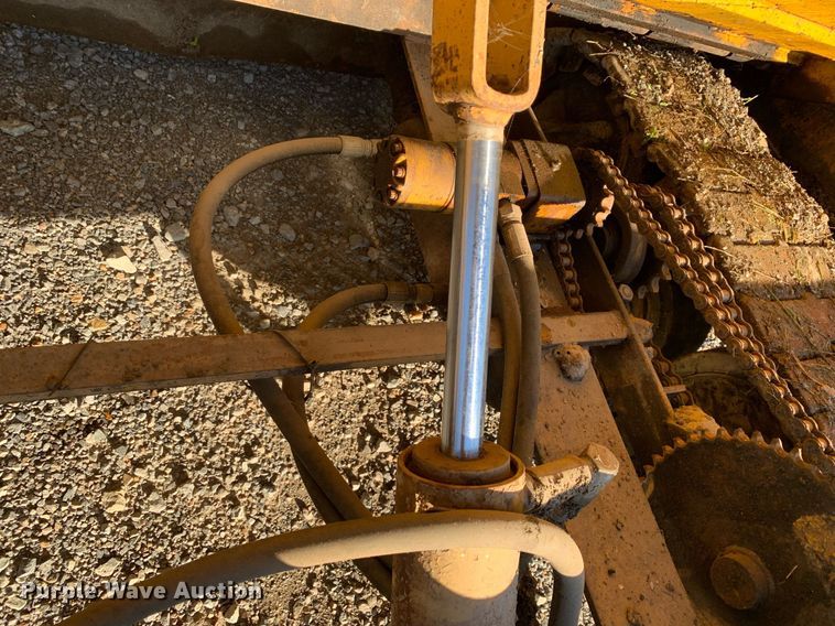 image for item DP8673 1975 Puckett T450  paver