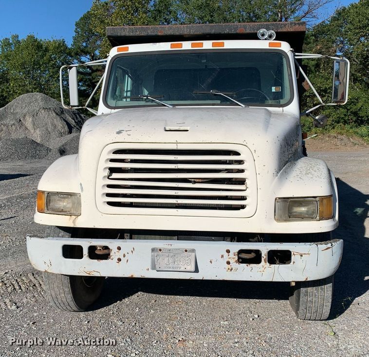 image for item DP8678 1998 International 4900  dump truck