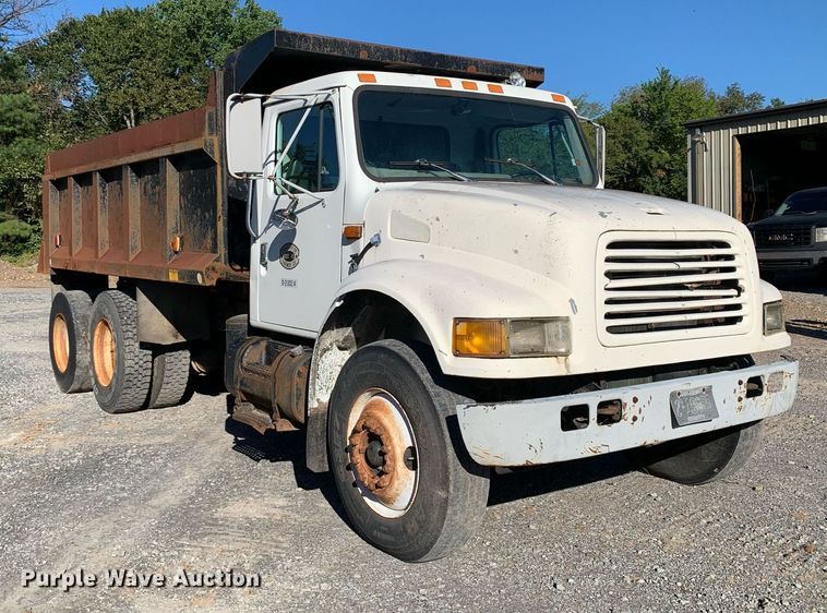 image for item DP8678 1998 International 4900  dump truck
