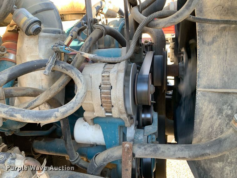 image for item DP8678 1998 International 4900  dump truck