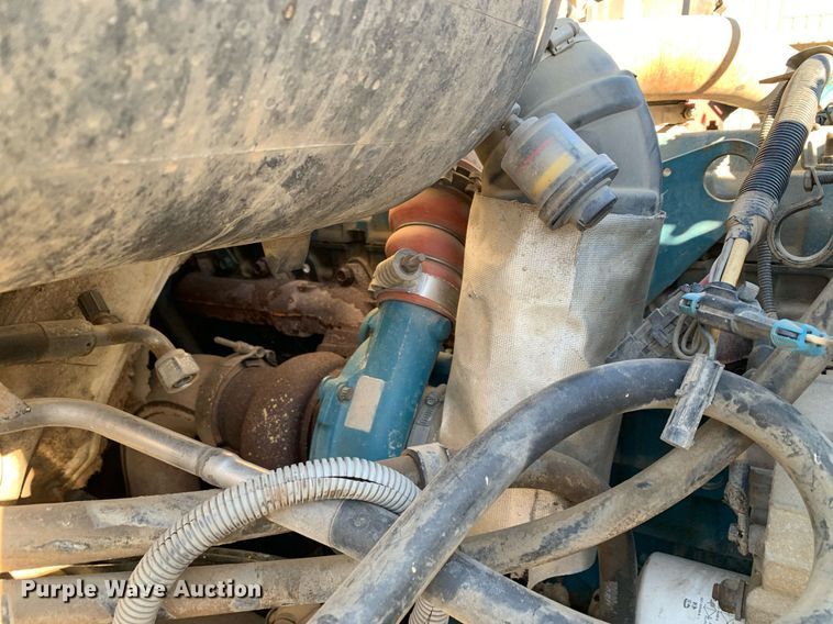 image for item DP8678 1998 International 4900  dump truck