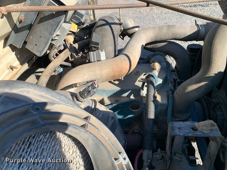 image for item DP8678 1998 International 4900  dump truck