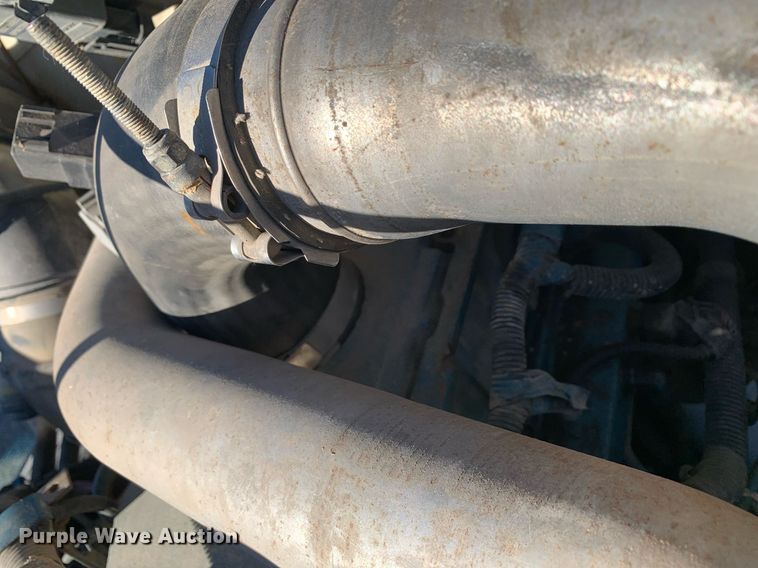 image for item DP8678 1998 International 4900  dump truck