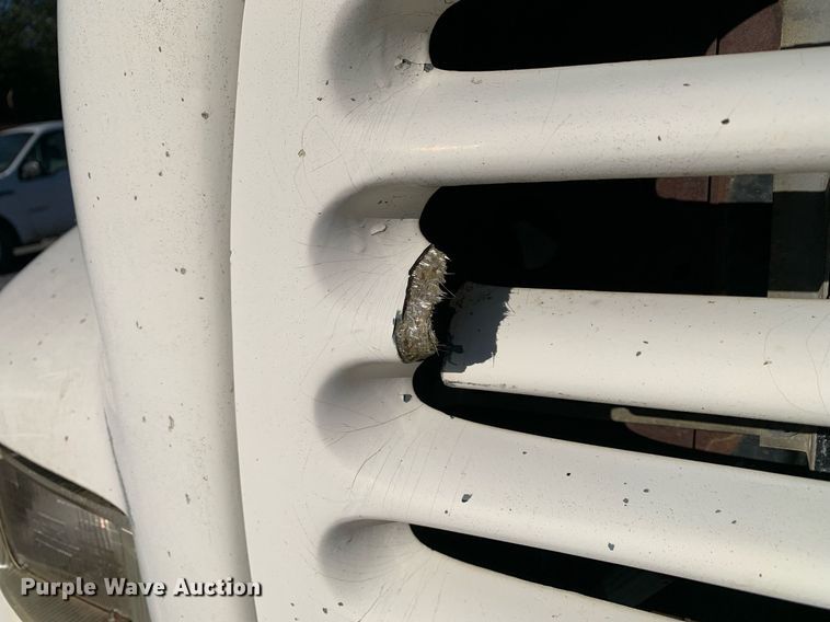 image for item DP8678 1998 International 4900  dump truck