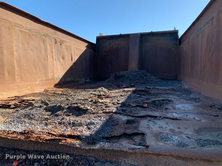 image for item DP8678 1998 International 4900  dump truck