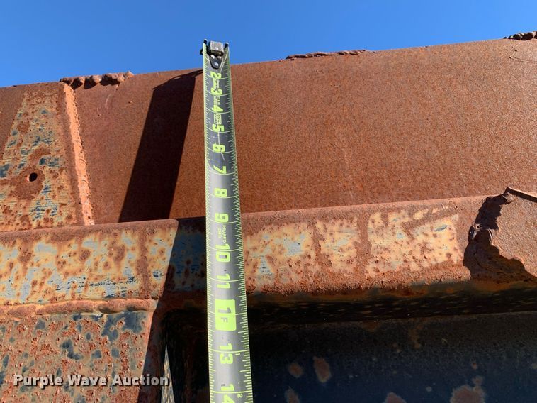 image for item DP8678 1998 International 4900  dump truck