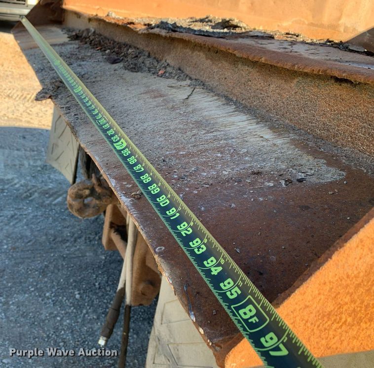 image for item DP8678 1998 International 4900  dump truck