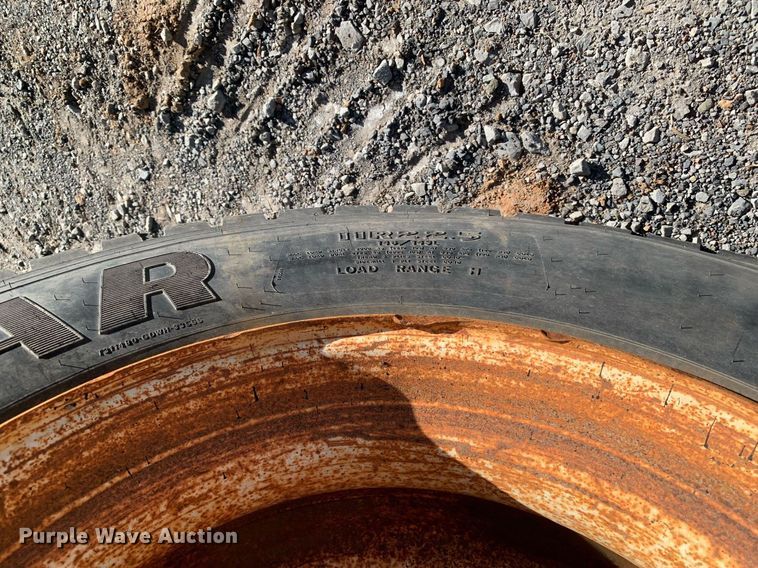 image for item DP8678 1998 International 4900  dump truck