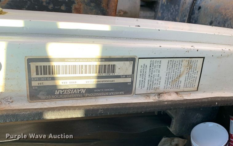 image for item DP8678 1998 International 4900  dump truck