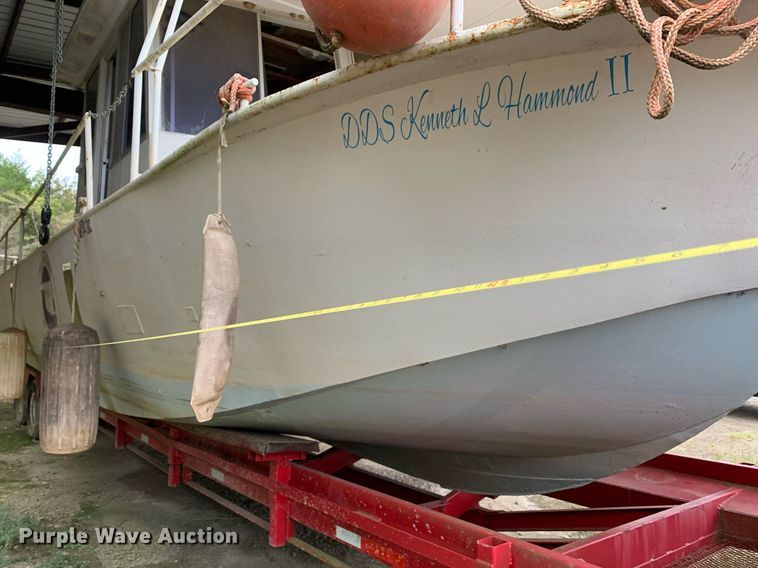 image for item DP8696 1971 River Queen Riverque 43  boat