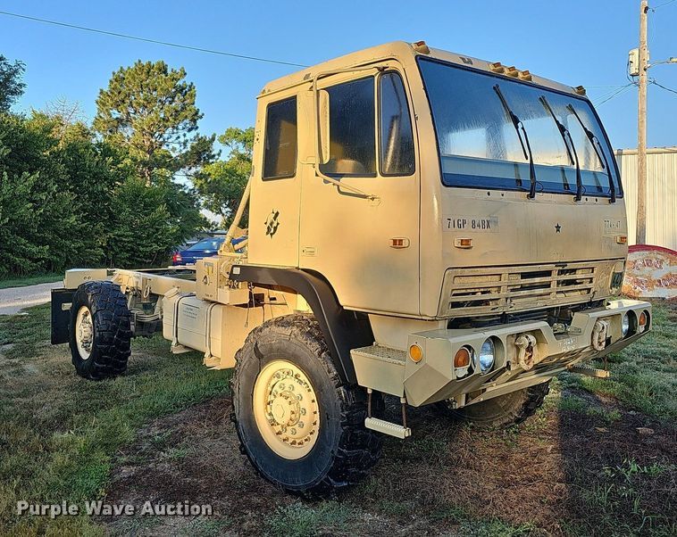 image for item DQ0334 1999 Stewart & Stevenson M 1079  truck cab and chassis