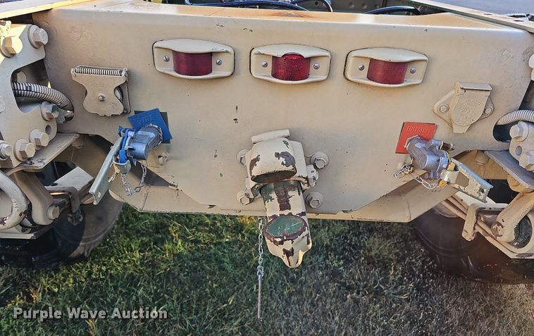 image for item DQ0334 1999 Stewart & Stevenson M 1079  truck cab and chassis