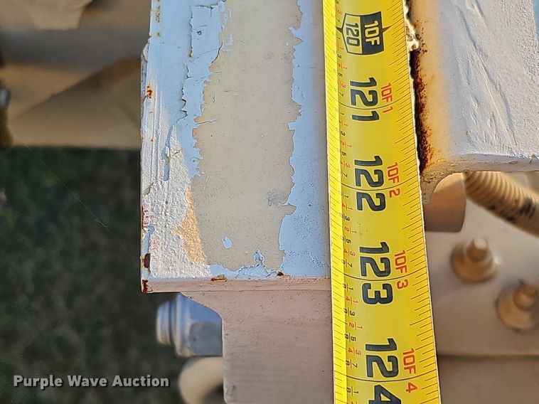 image for item DQ0334 1999 Stewart & Stevenson M 1079  truck cab and chassis