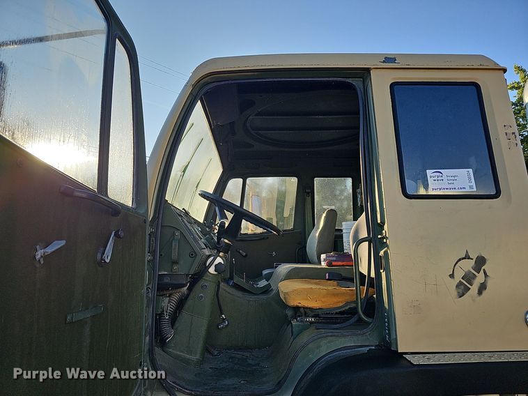 image for item DQ0334 1999 Stewart & Stevenson M 1079  truck cab and chassis