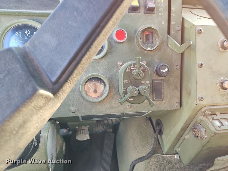 image for item DQ0334 1999 Stewart & Stevenson M 1079  truck cab and chassis