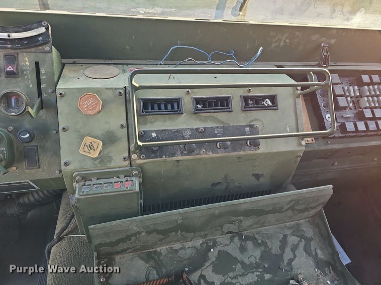 image for item DQ0334 1999 Stewart & Stevenson M 1079  truck cab and chassis