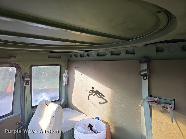 image for item DQ0334 1999 Stewart & Stevenson M 1079  truck cab and chassis