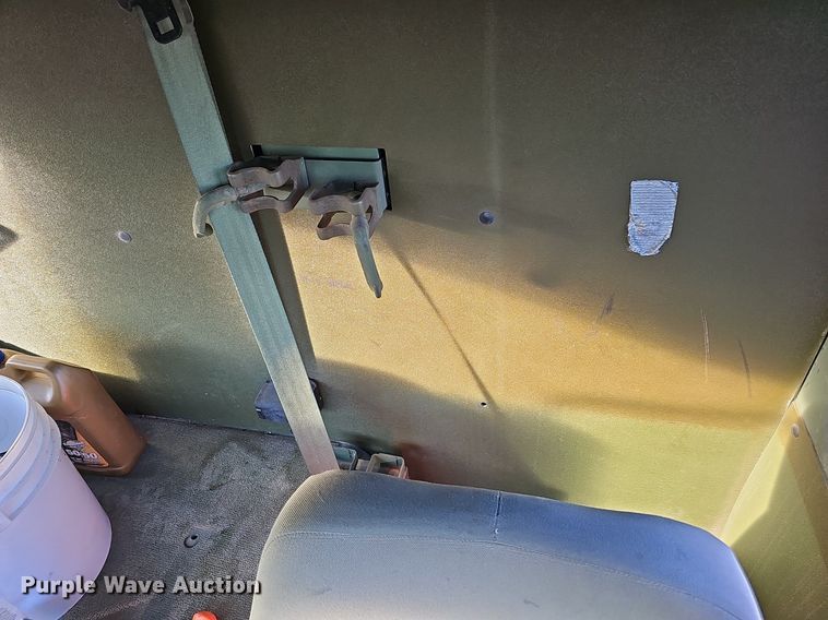 image for item DQ0334 1999 Stewart & Stevenson M 1079  truck cab and chassis