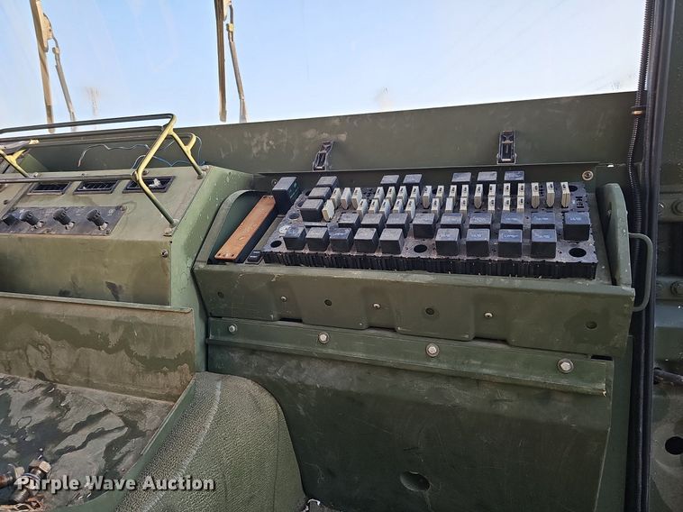 image for item DQ0334 1999 Stewart & Stevenson M 1079  truck cab and chassis