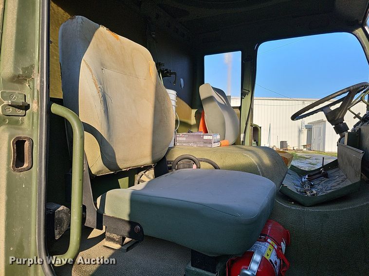 image for item DQ0334 1999 Stewart & Stevenson M 1079  truck cab and chassis