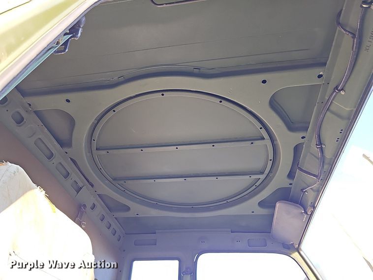 image for item DQ0334 1999 Stewart & Stevenson M 1079  truck cab and chassis