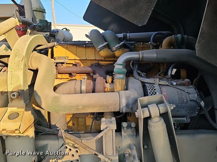 image for item DQ0334 1999 Stewart & Stevenson M 1079  truck cab and chassis