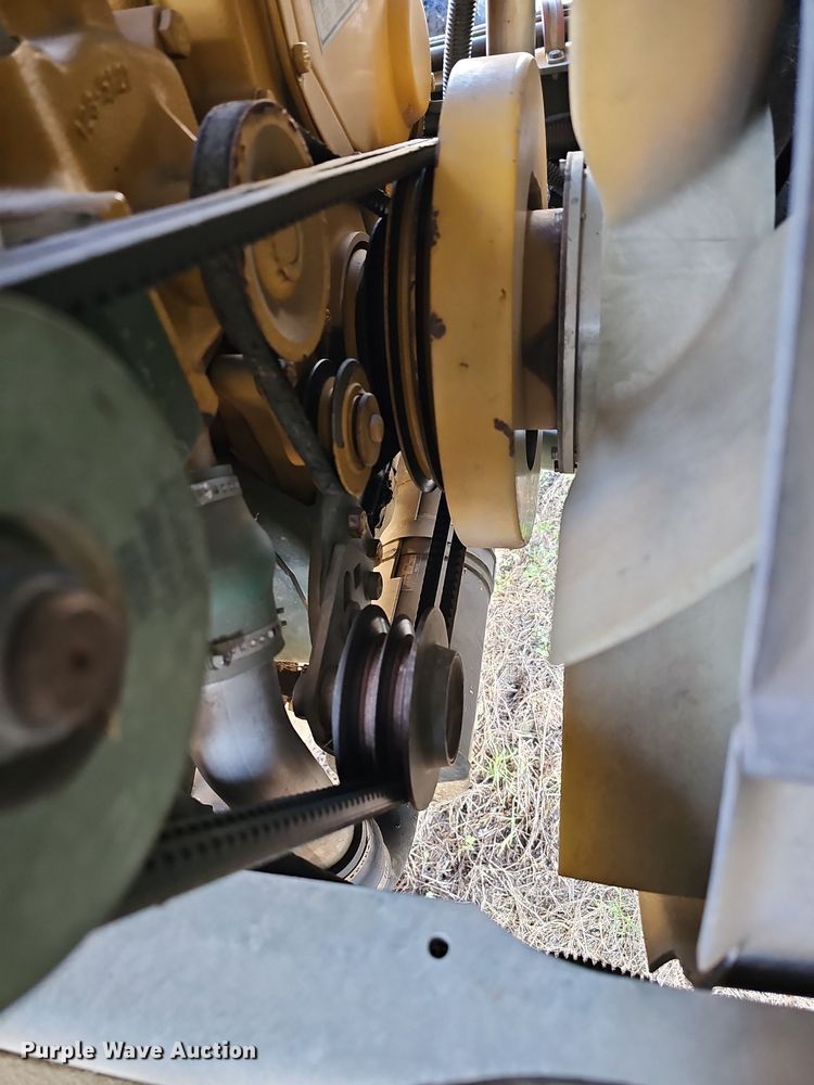 image for item DQ0334 1999 Stewart & Stevenson M 1079  truck cab and chassis