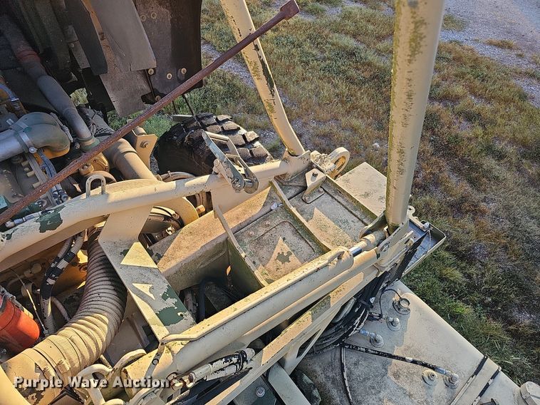 image for item DQ0334 1999 Stewart & Stevenson M 1079  truck cab and chassis