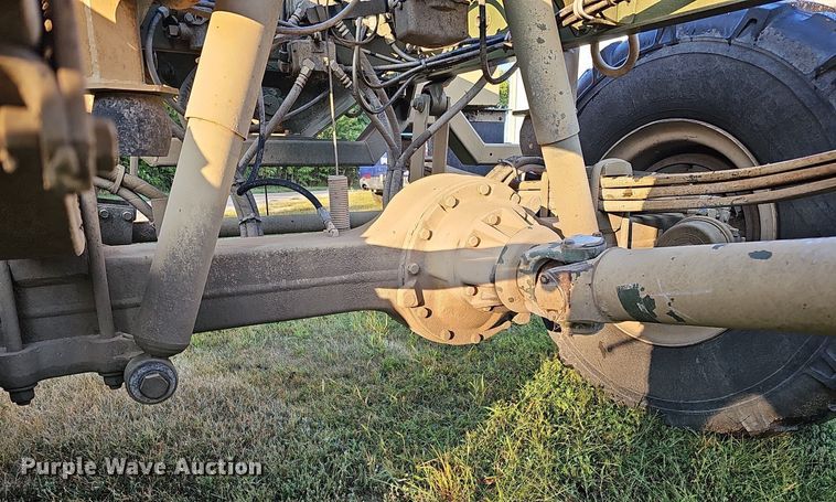 image for item DQ0334 1999 Stewart & Stevenson M 1079  truck cab and chassis