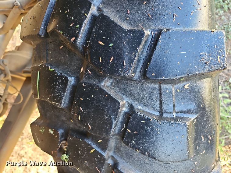 image for item DQ0334 1999 Stewart & Stevenson M 1079  truck cab and chassis