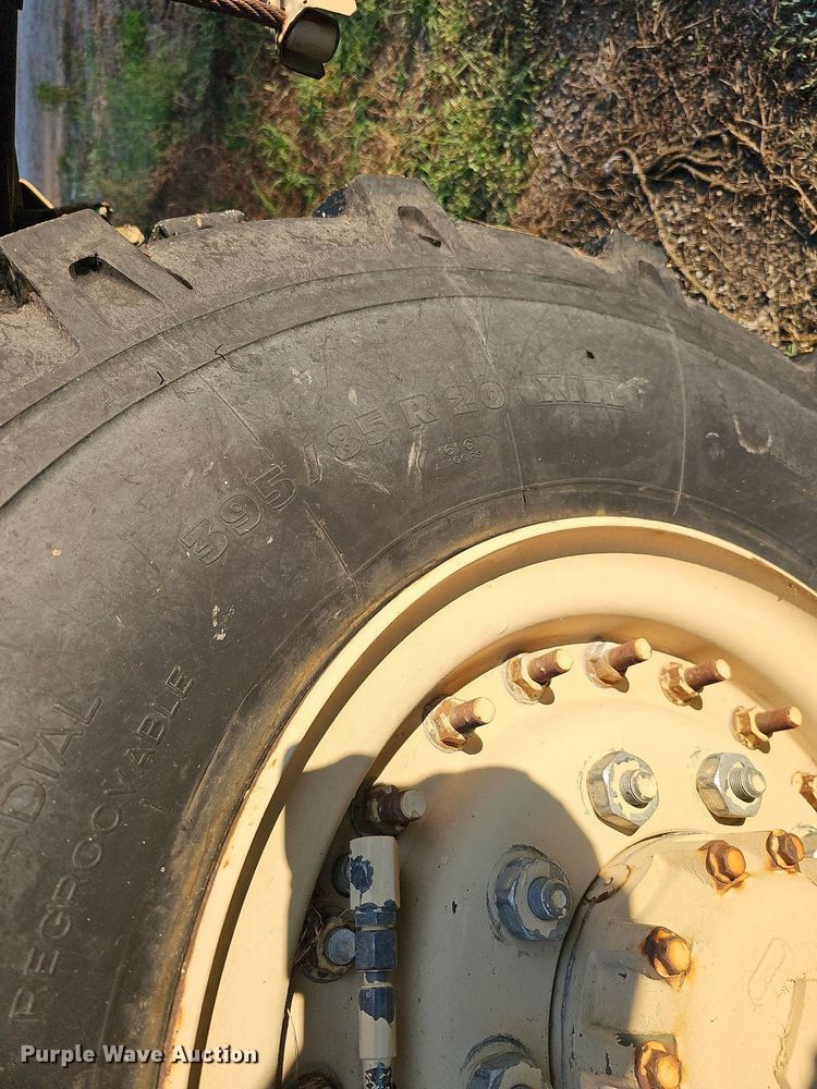 image for item DQ0334 1999 Stewart & Stevenson M 1079  truck cab and chassis