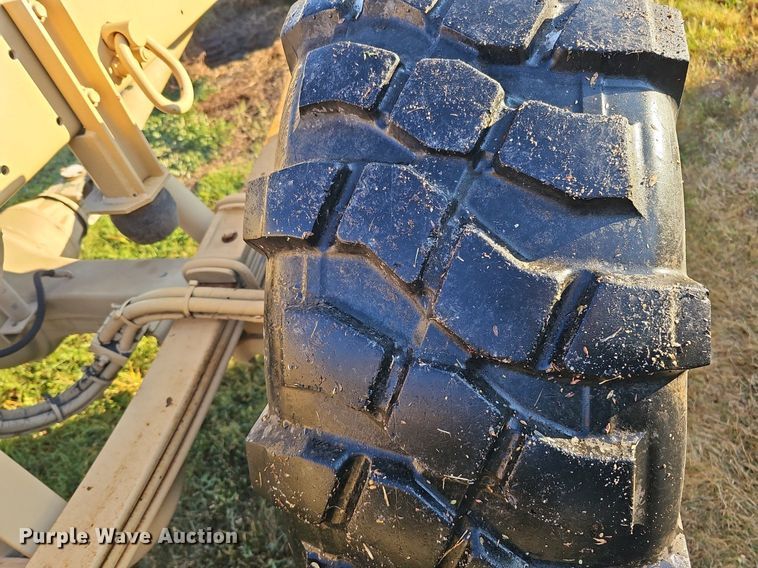 image for item DQ0334 1999 Stewart & Stevenson M 1079  truck cab and chassis