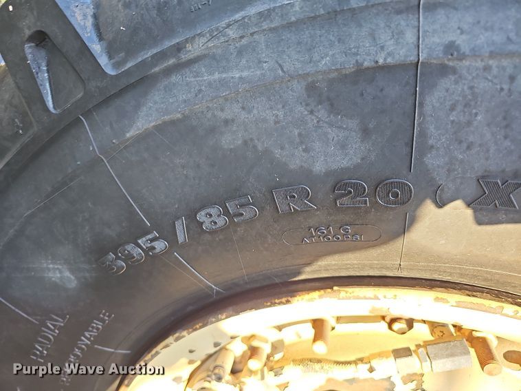 image for item DQ0334 1999 Stewart & Stevenson M 1079  truck cab and chassis