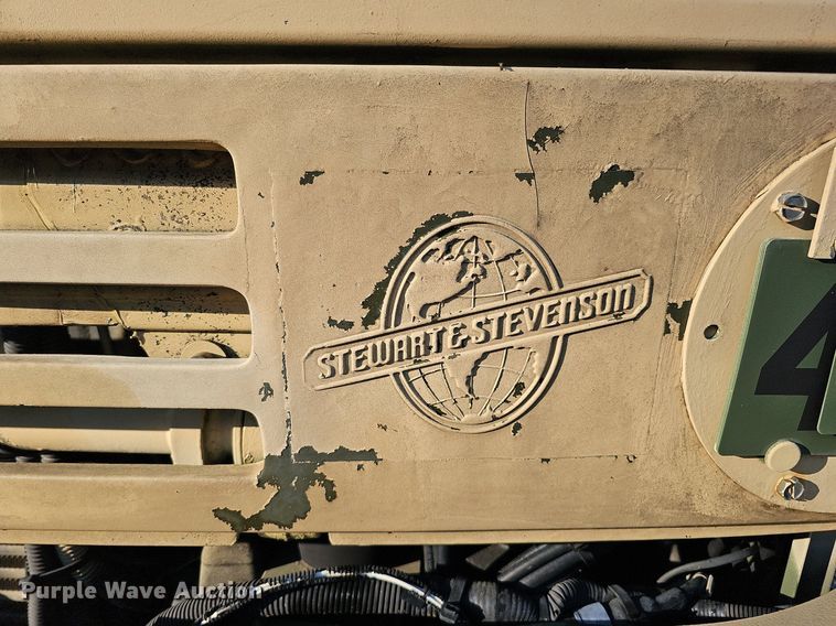 image for item DQ0334 1999 Stewart & Stevenson M 1079  truck cab and chassis