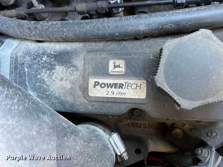 image for item DQ0975 1999 John Deere 240  skid steer loader