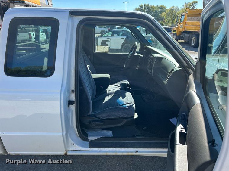 image for item DQ0979 2005 Ford Ranger XLT  SuperCab pickup truck