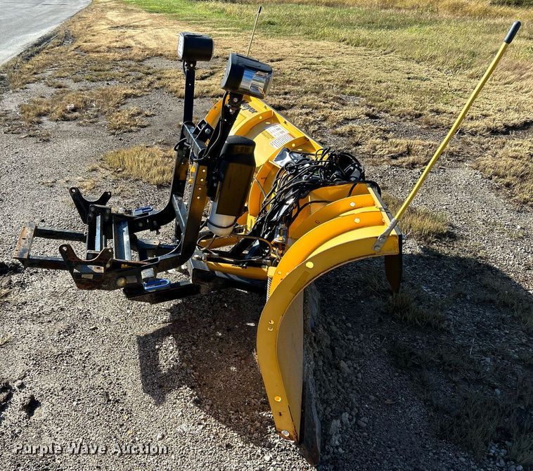 image for item DQ0980 Meyer Super V-2  snow plow