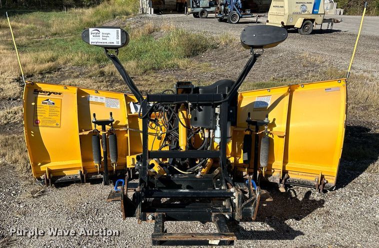 image for item DQ0980 Meyer Super V-2  snow plow