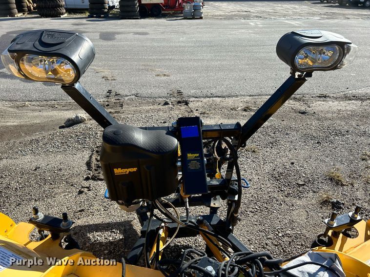 image for item DQ0980 Meyer Super V-2  snow plow