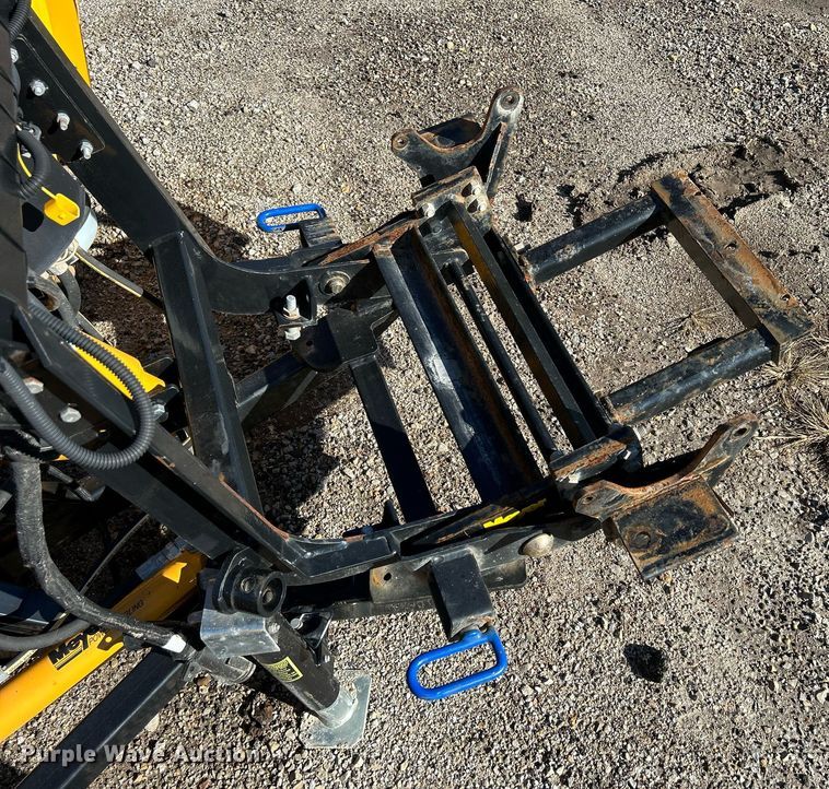 image for item DQ0980 Meyer Super V-2  snow plow