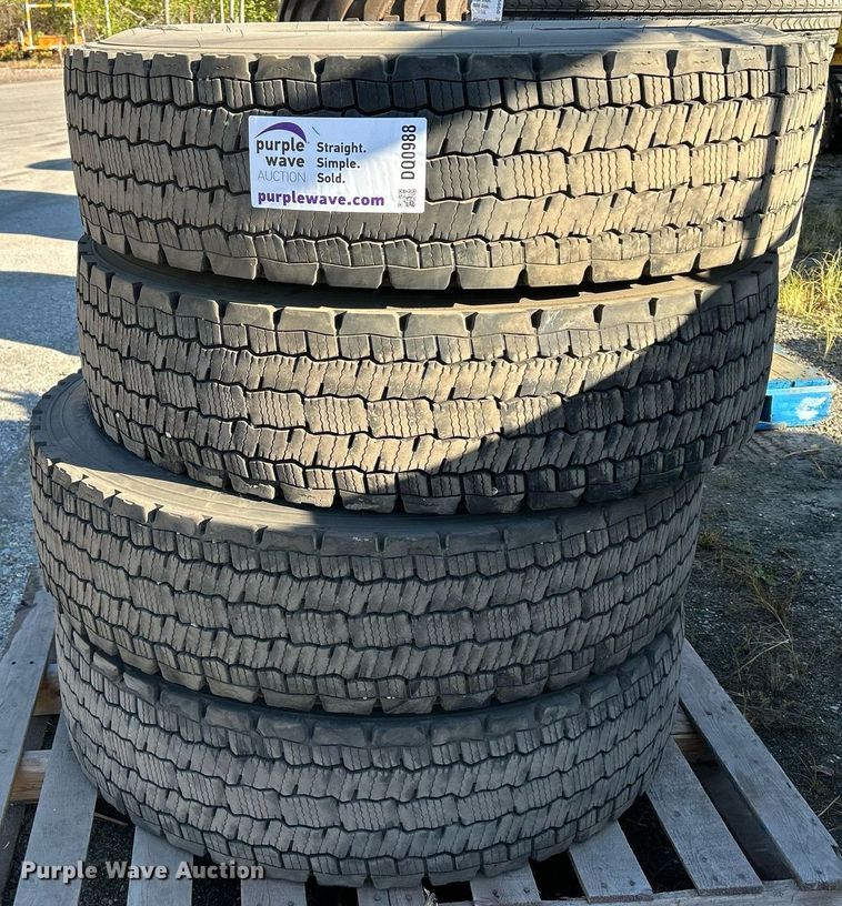 image for item DQ0988 (4) Michelin XDN2 12R22.5 tires