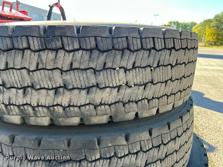 image for item DQ0988 (4) Michelin XDN2 12R22.5 tires