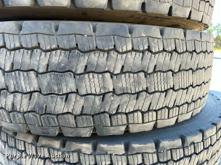image for item DQ0988 (4) Michelin XDN2 12R22.5 tires