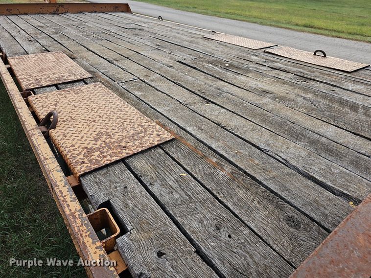 image for item DR5846 2005 Redi Haul  equipment trailer