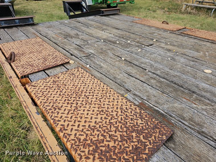 image for item DR5846 2005 Redi Haul  equipment trailer