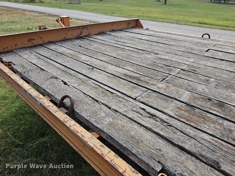 image for item DR5846 2005 Redi Haul  equipment trailer