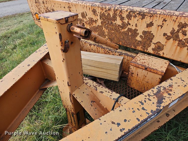 image for item DR5846 2005 Redi Haul  equipment trailer