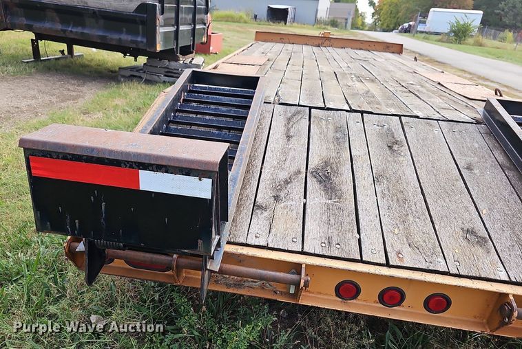 image for item DR5846 2005 Redi Haul  equipment trailer
